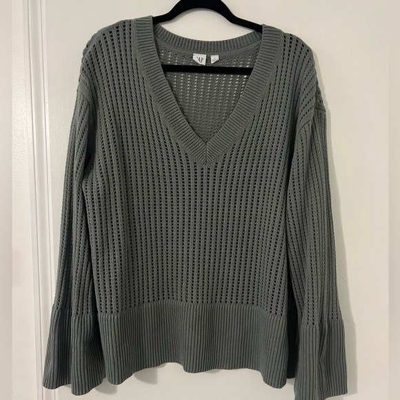 GAP olive Green V-Neck Sweater lightweight size L (SKU-D-135) - Picture 1 of 7